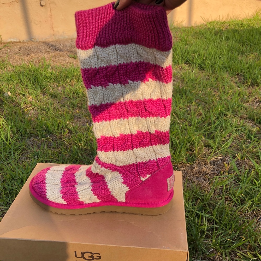 Knitted used ugh boots
